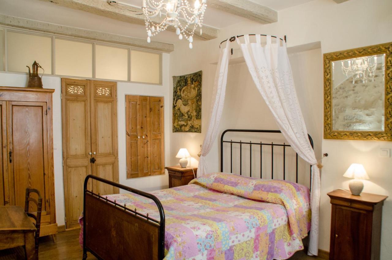 ונאסק Hotel Les Remparts מראה חיצוני תמונה