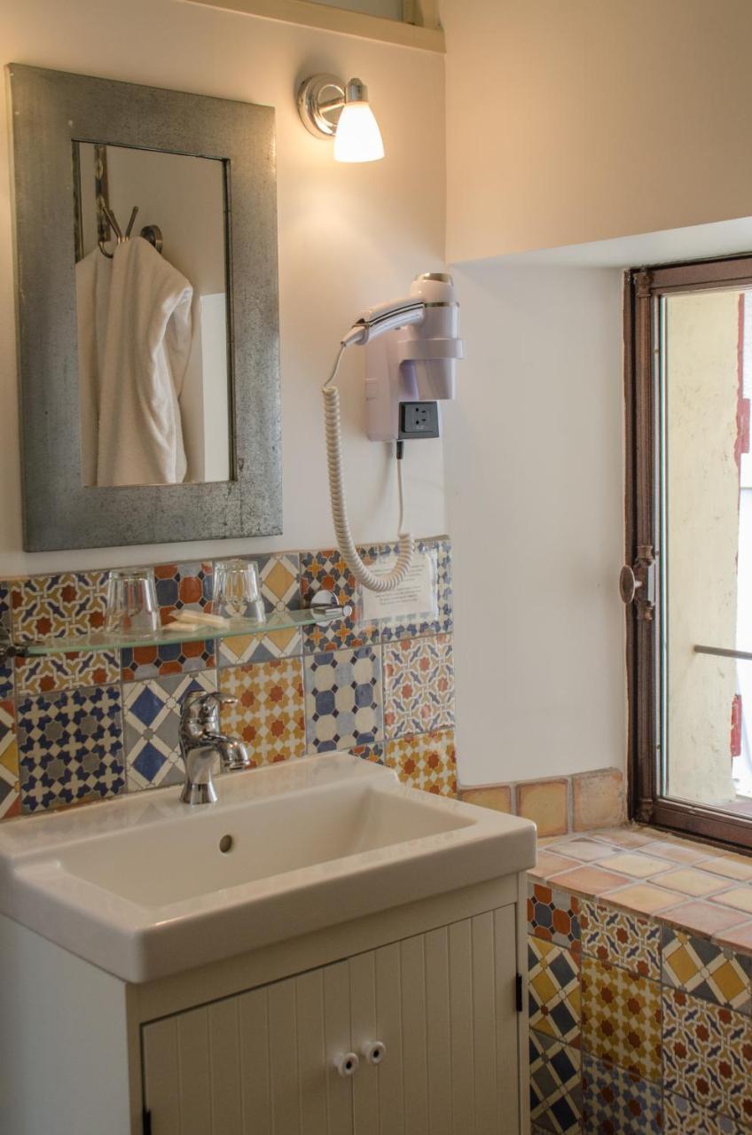 ונאסק Hotel Les Remparts מראה חיצוני תמונה